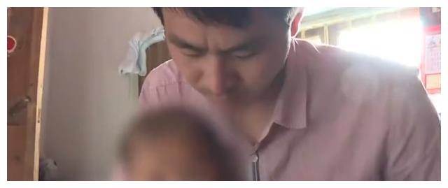 孩子一出生就有31个指头，母亲伤心欲绝：全是我不好休闲区蓝鸢梦想 - Www.slyday.coM