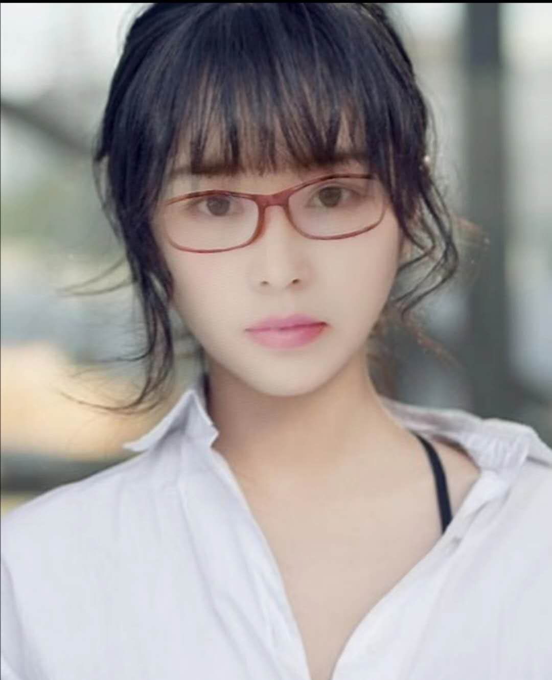 一个开心快乐的大傻妞梅儿