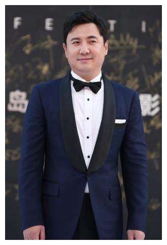 王牌对王牌5收官沈腾的梗太多西装外套搭配背心笑哭众人