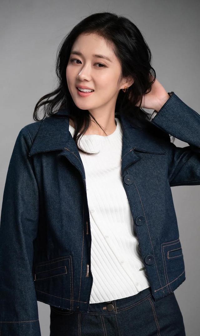 童颜美女张娜拉青春无敌似少女