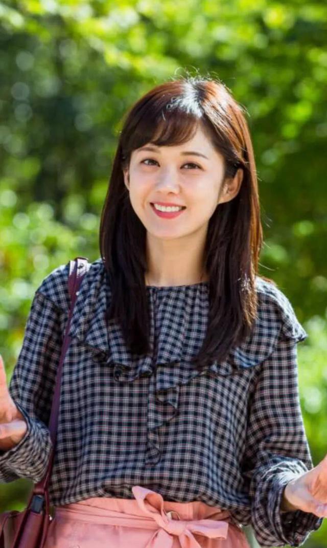 童颜美女张娜拉青春无敌似少女