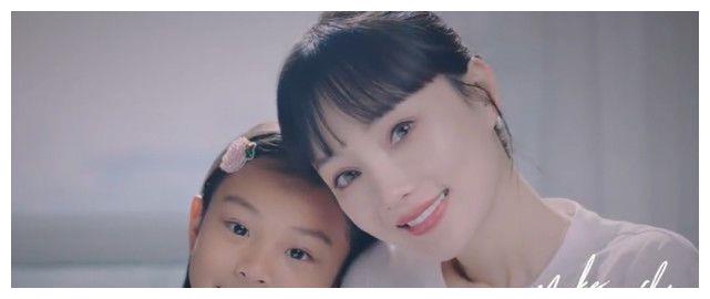 李小璐母亲节发行新歌，前脚发视频我可以爱你吗，贾乃亮后脚回应休闲区蓝鸢梦想 - Www.slyday.coM