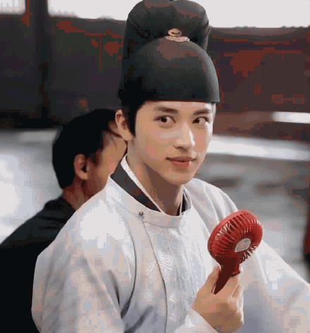 杨小波风起霓裳2杀青许魏洲娜扎刘端端风起情伴守西州