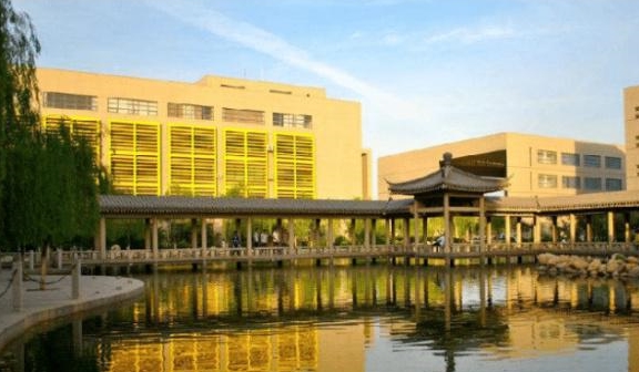 她是衡水中学美女学霸，放弃高考被美国9所大学录取？最后选哈佛休闲区蓝鸢梦想 - Www.slyday.coM