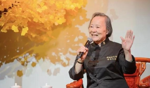 京帮菜大师胡丽妹先要把人做好菜才能做得好