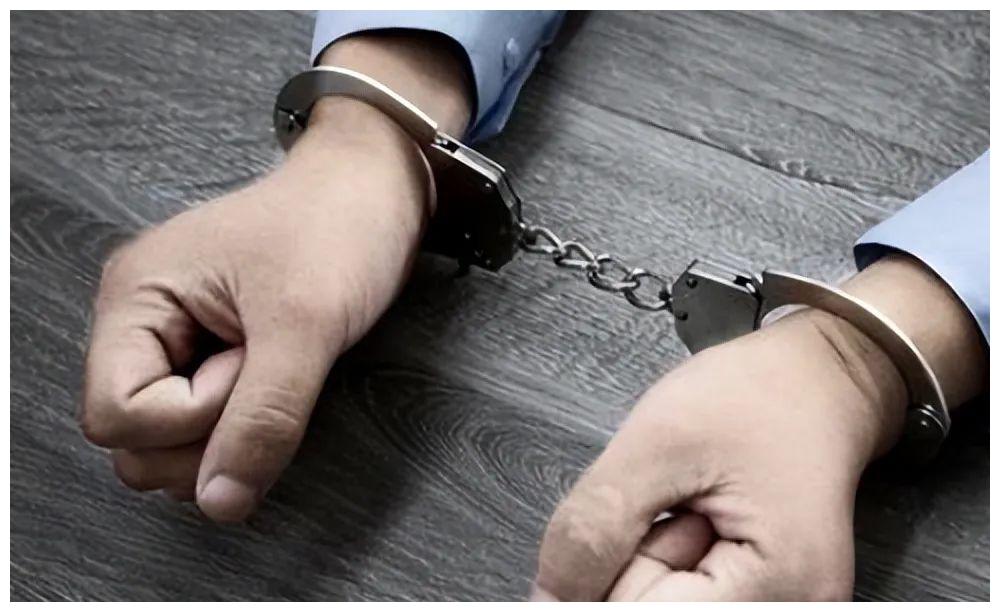 青岛一男子将偷车贼踹倒致其死亡，家属让车主赔112万，法院判了休闲区蓝鸢梦想 - Www.slyday.coM