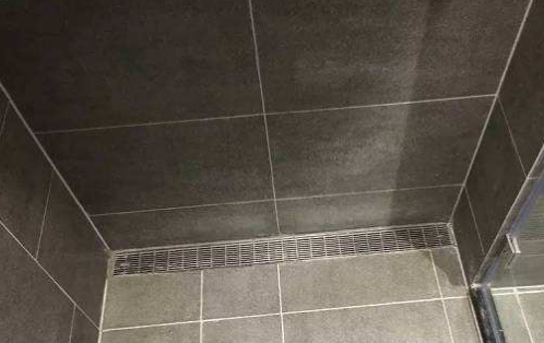 越来越多人淋浴房不装挡水条了回头装这种地漏聪明多了