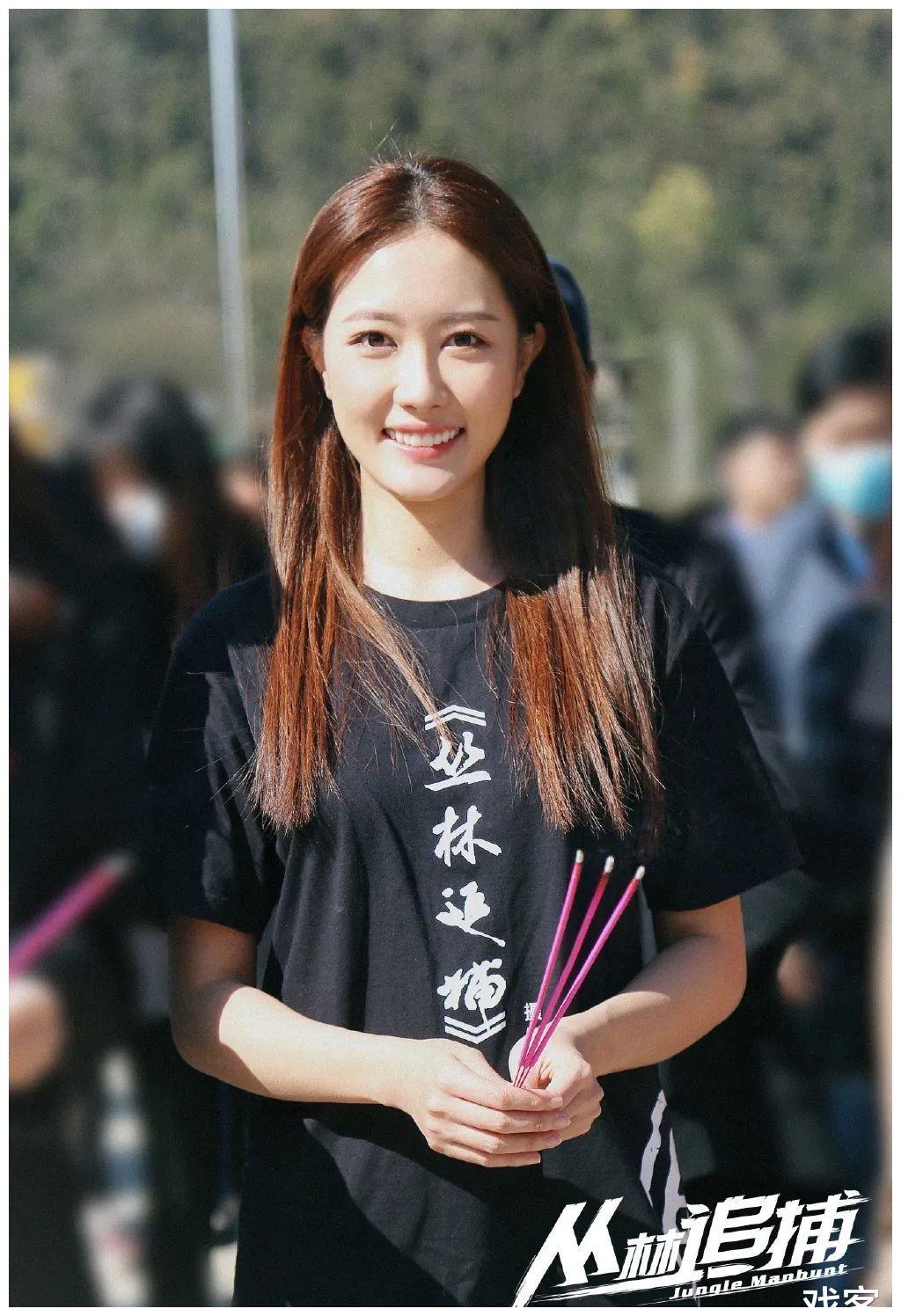 轻喜 演员阵容:肖旭,赵圆瑗,刘桦,白鸽,韩云云,衣云鹤,张维娜,张大静