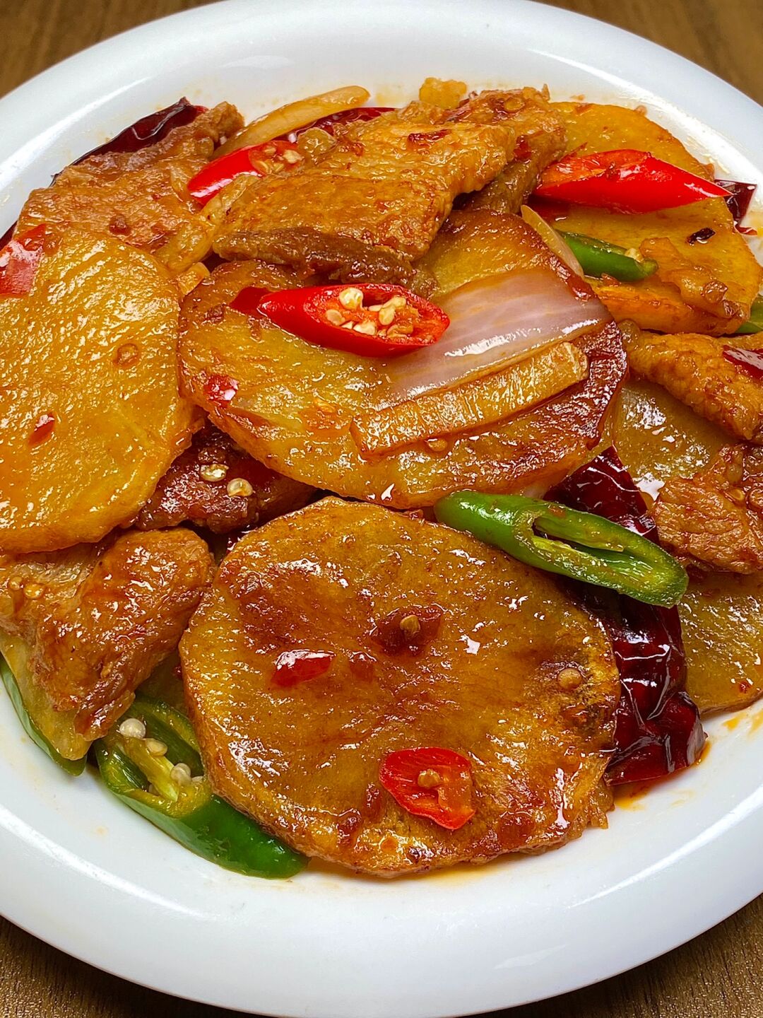 干锅土豆真的好下饭哇土豆香辣软糯肉片煎香真滴巨好吃