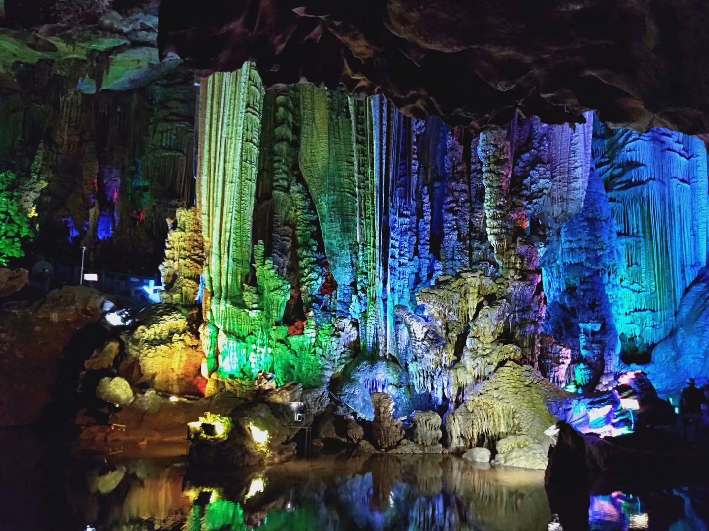 广西热门旅游景点 银子岩景区旅游攻略 低音号导游