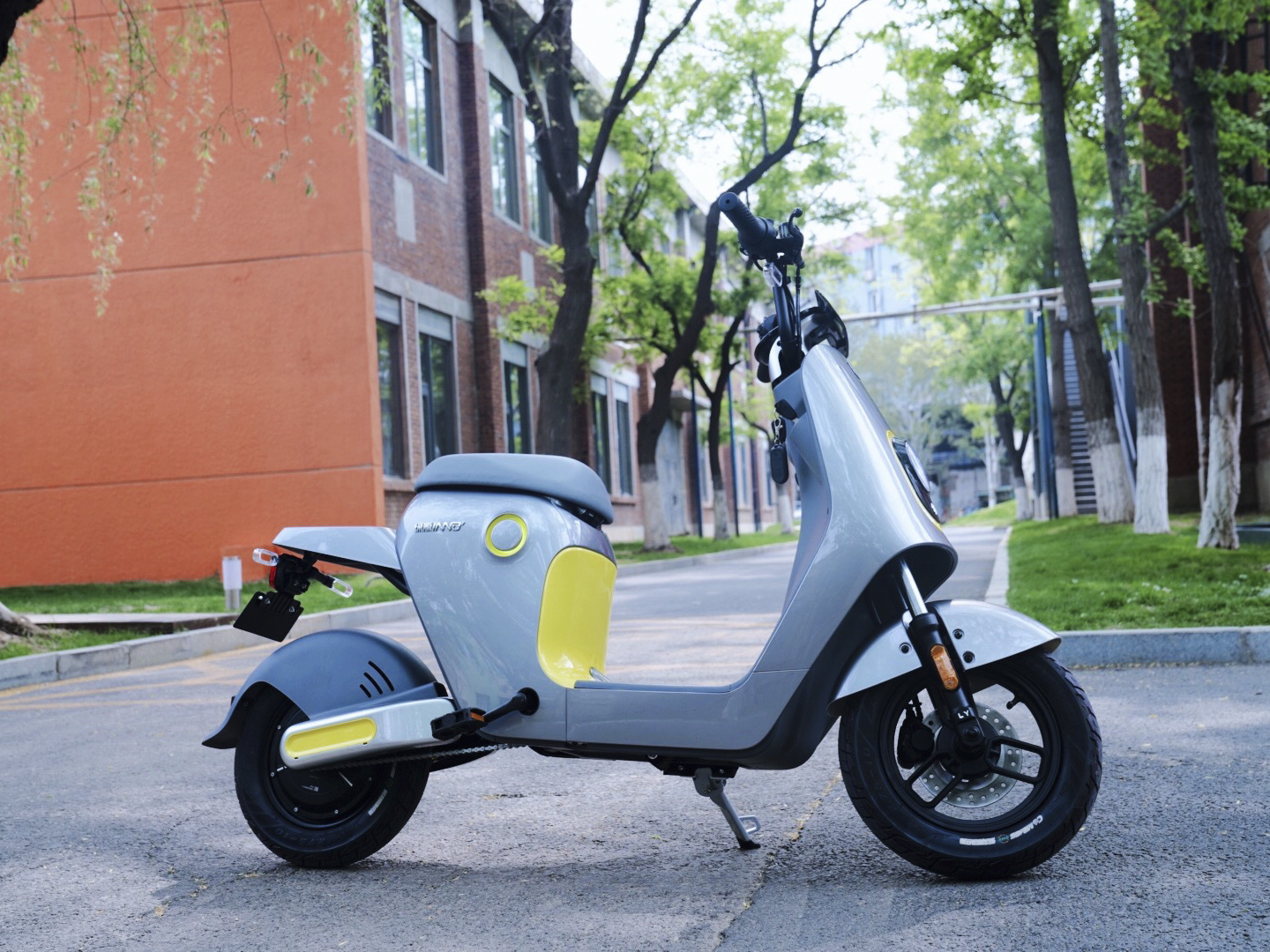 3款适合接娃买菜的电动自行车,不用驾照,续航100公里