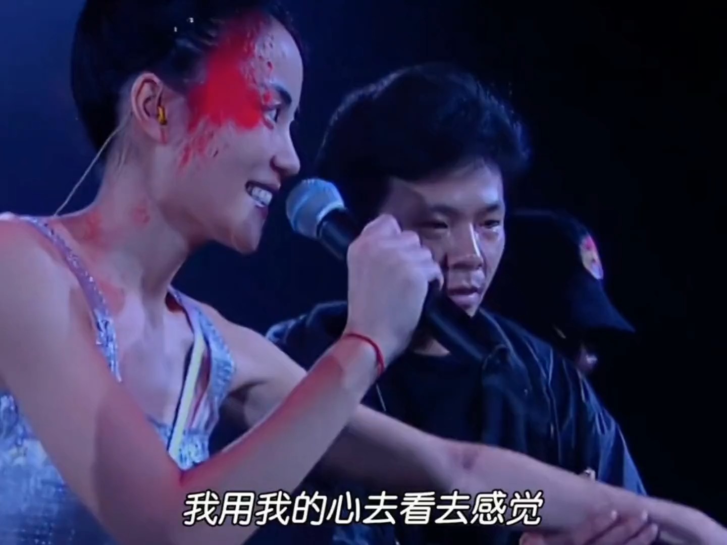 王菲《执迷不悔》这首歌成为她音乐生涯最重要的代表作之一！