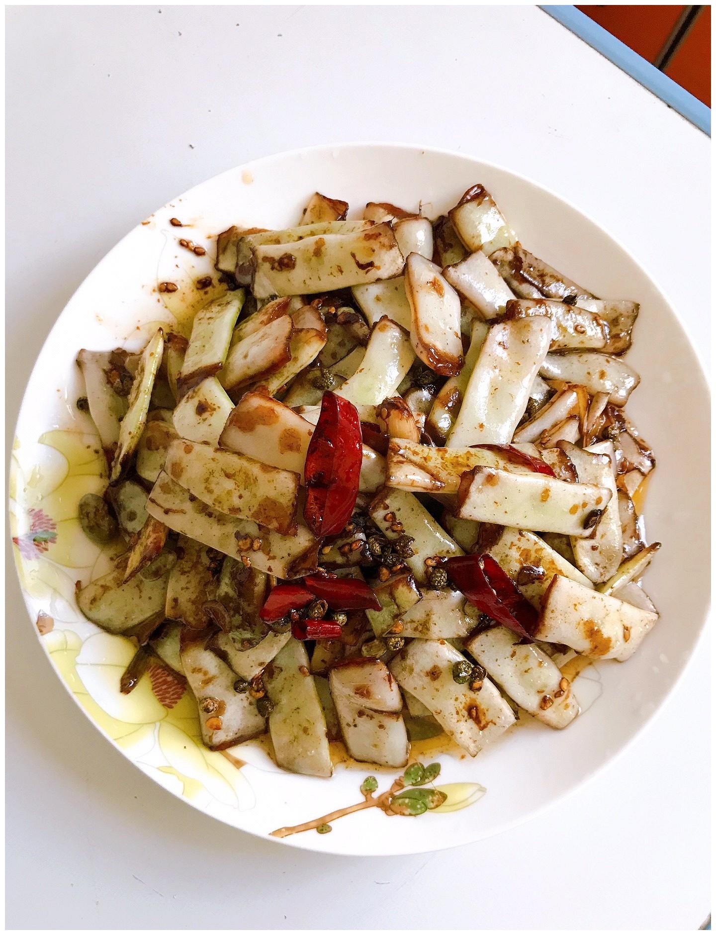 干煸麻辣四季豆的做法|四季豆|麻椒|耗油_新浪新闻