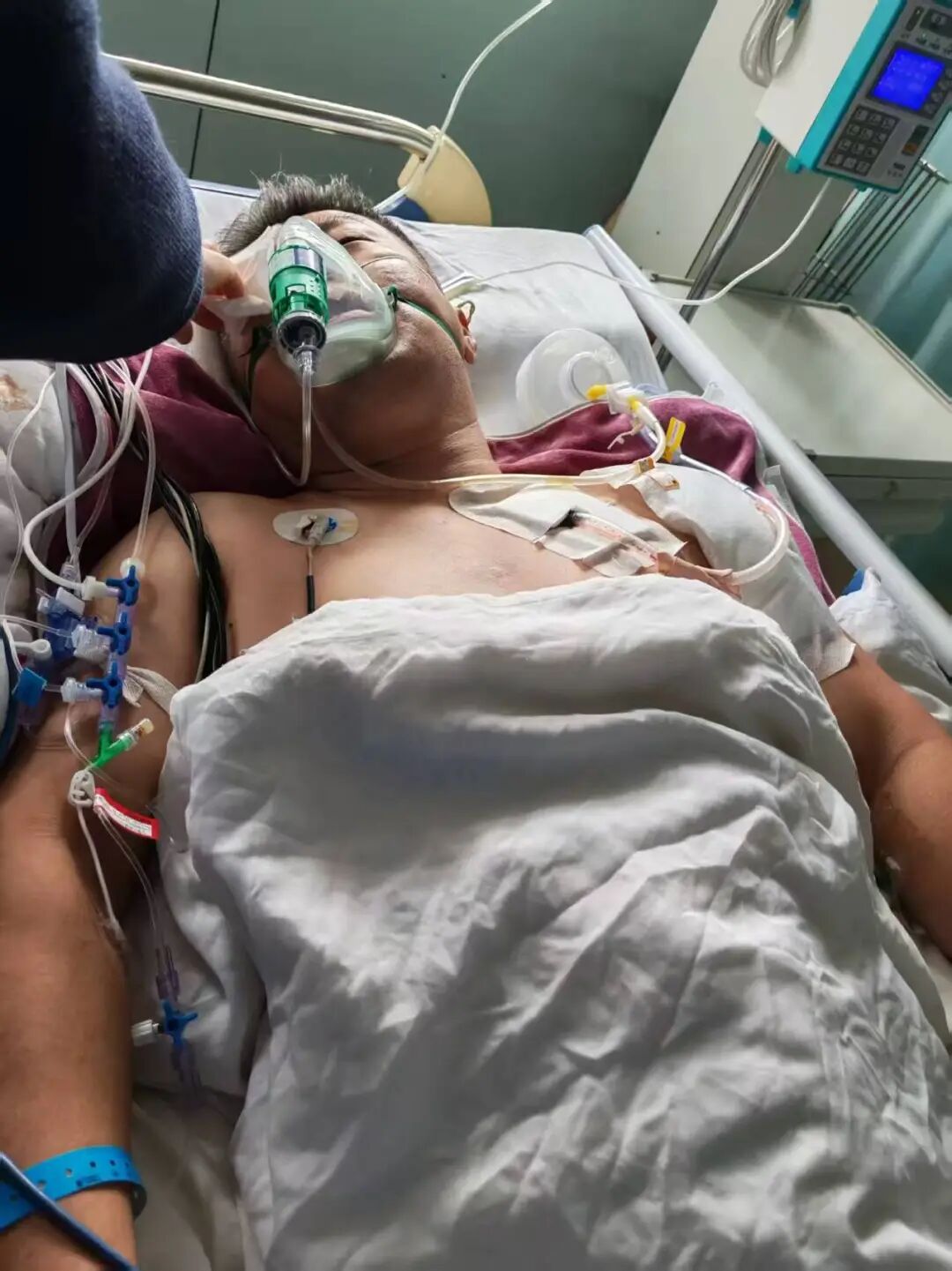 死刑!山东“男子疑因幻听行凶致邻居2死1伤”案宣判 死刑!山东“男子疑因幻听行凶致邻居2死1伤”案宣判