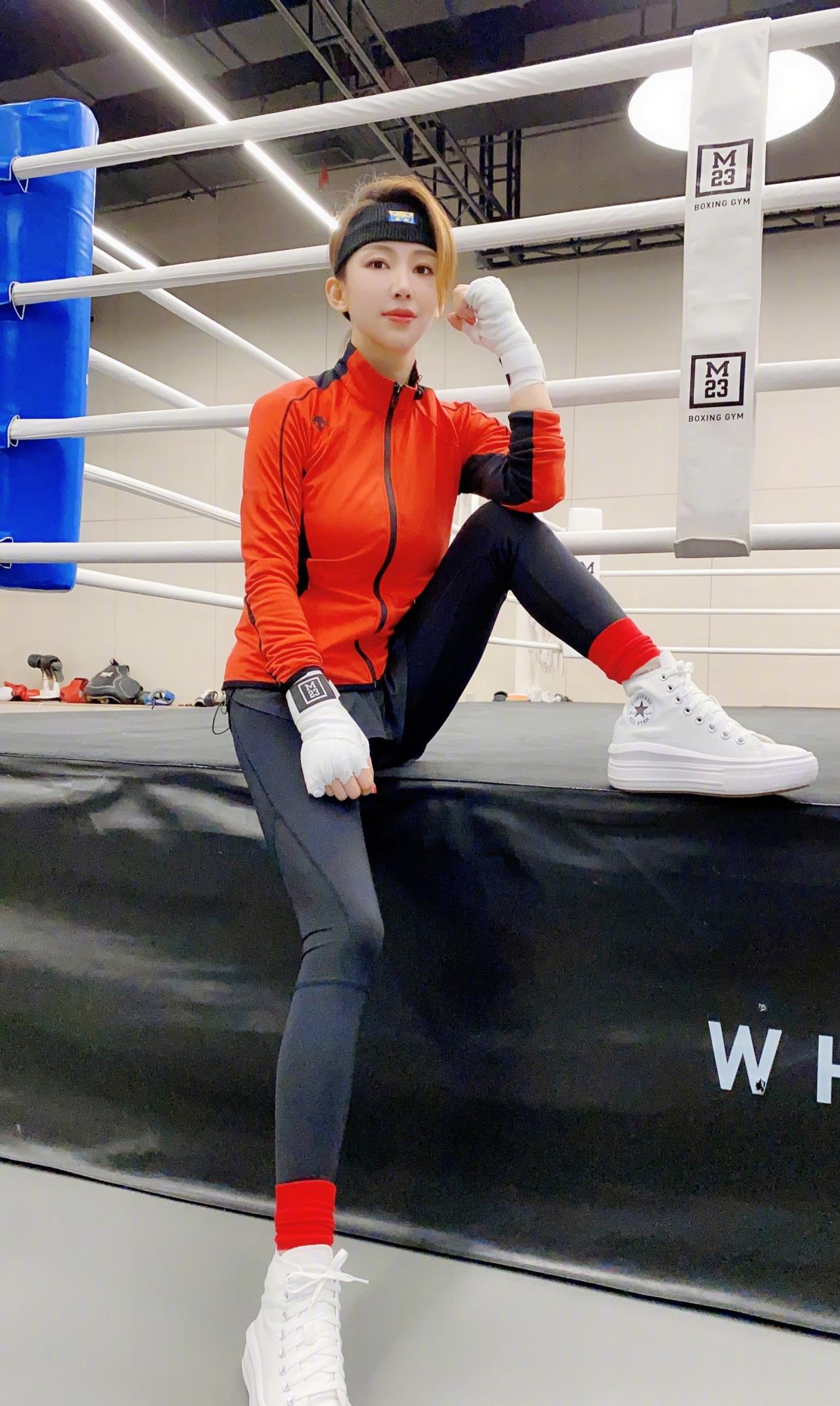 台球天后潘晓婷39岁晒出照片似少女今年还是单身只因太优秀