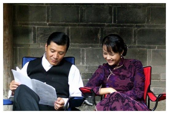 高兰村是导演陈家林一手带进演艺圈的,出演过陈家林执导的《努尔哈