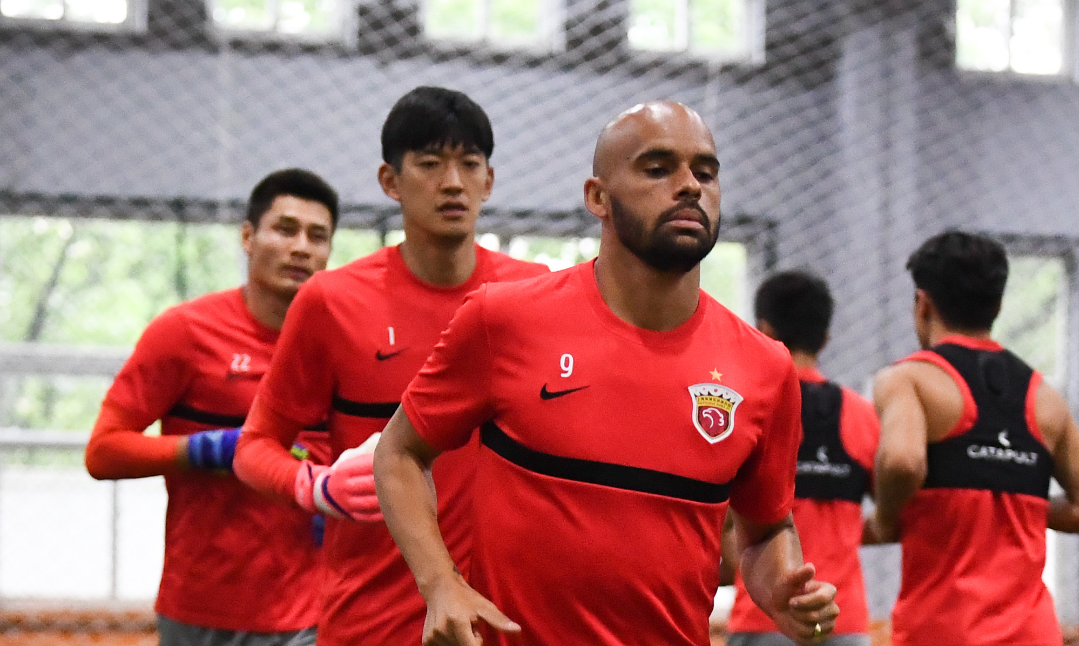 上海海港足球俱乐部新援保利尼奥已经开始随队进行训练