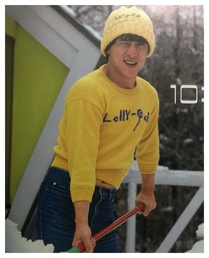 17岁的成龙真帅拍戏中途导演携款出逃他主动收拾烂摊子