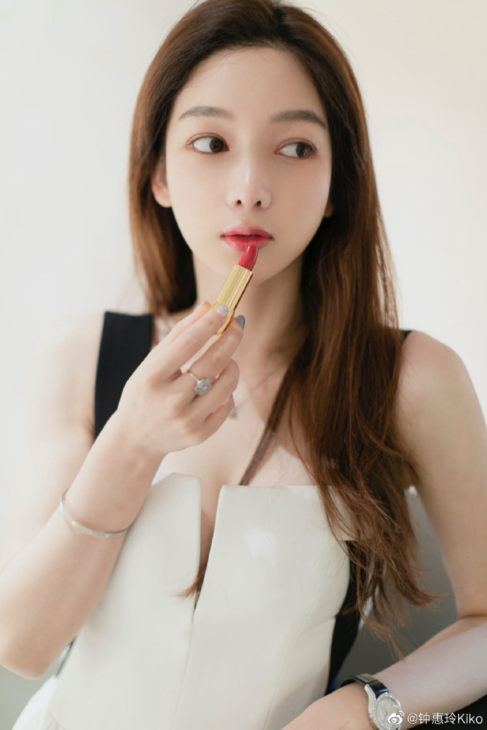 美女网红模特钟惠玲迷人写真美照好漂亮好美