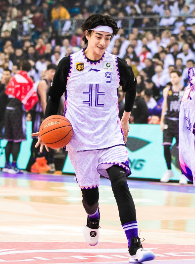 内地音乐剧王子郑云龙写真