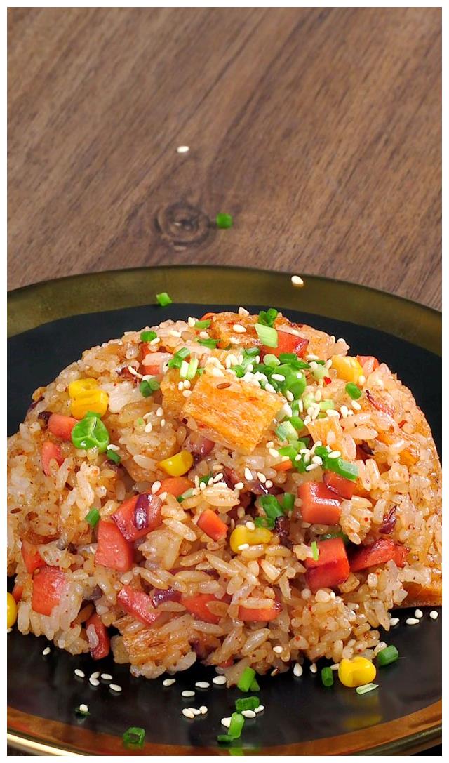 街头风味辣条炒饭