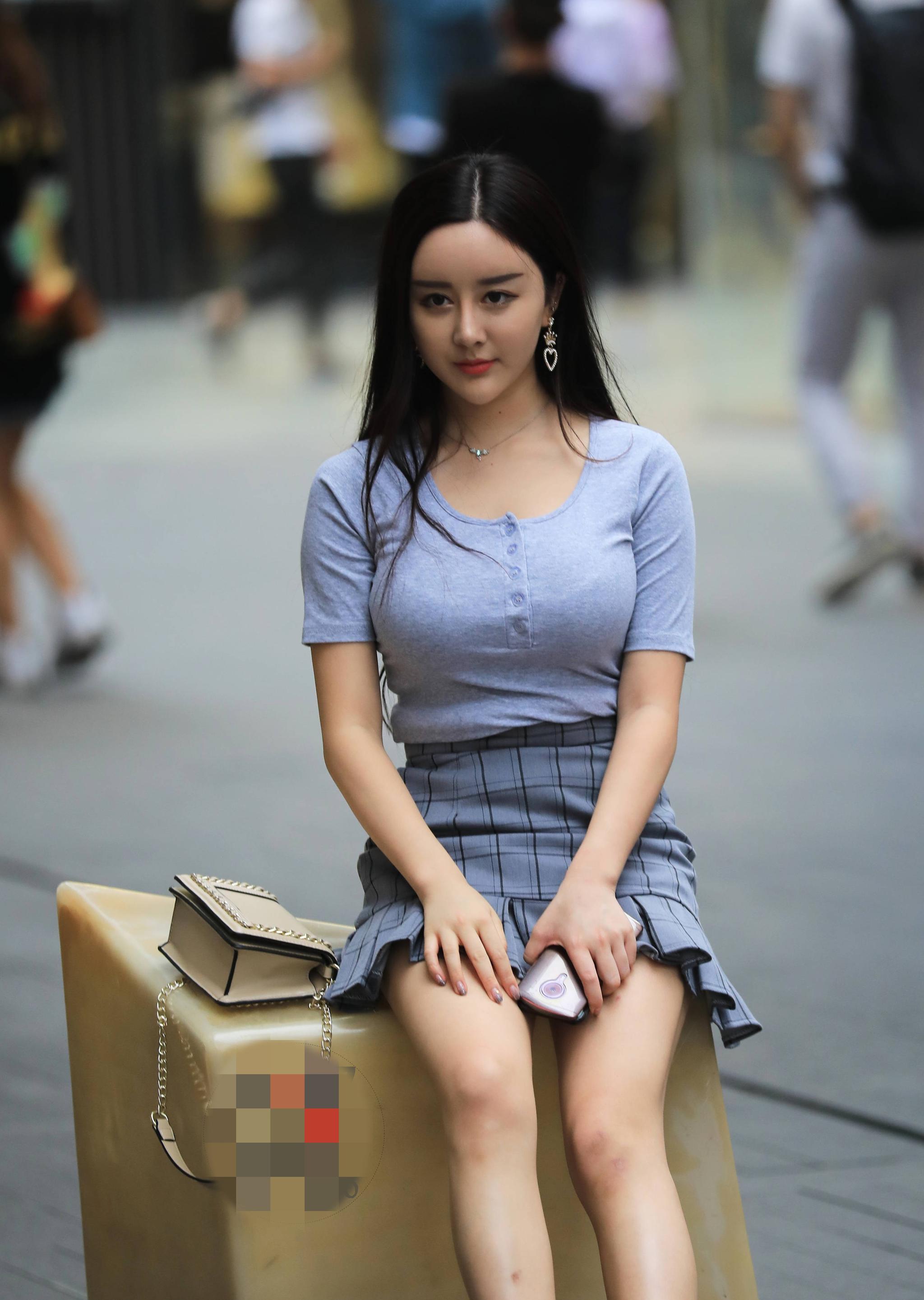 21岁靓丽小姐姐的盐系显瘦穿搭,蹦迪逛街轻松get!