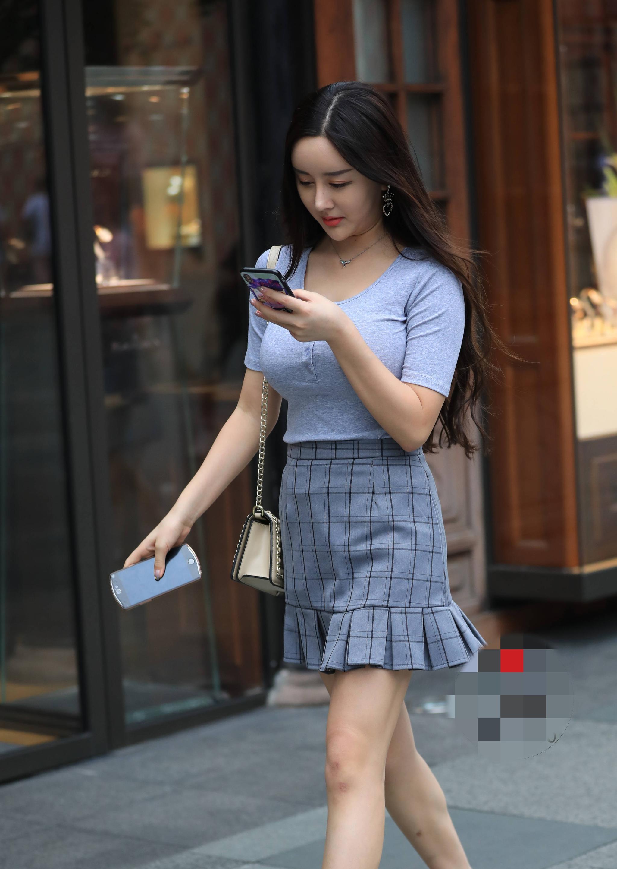 21岁靓丽小姐姐的盐系显瘦穿搭,蹦迪逛街轻松get!