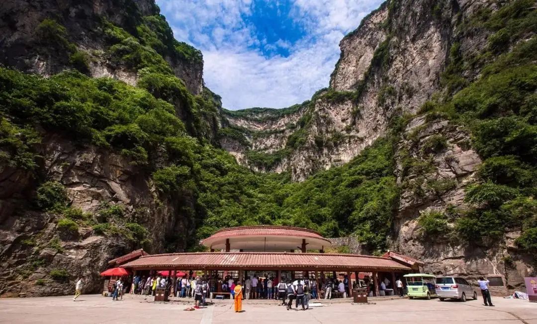 旅游攻略:1景区有风韵犹存的沁水公主园,香岩寺,袁公祠等名胜星罗棋布