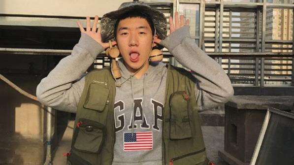 capper来自西安,是西安说唱厂lazyair的经理人.