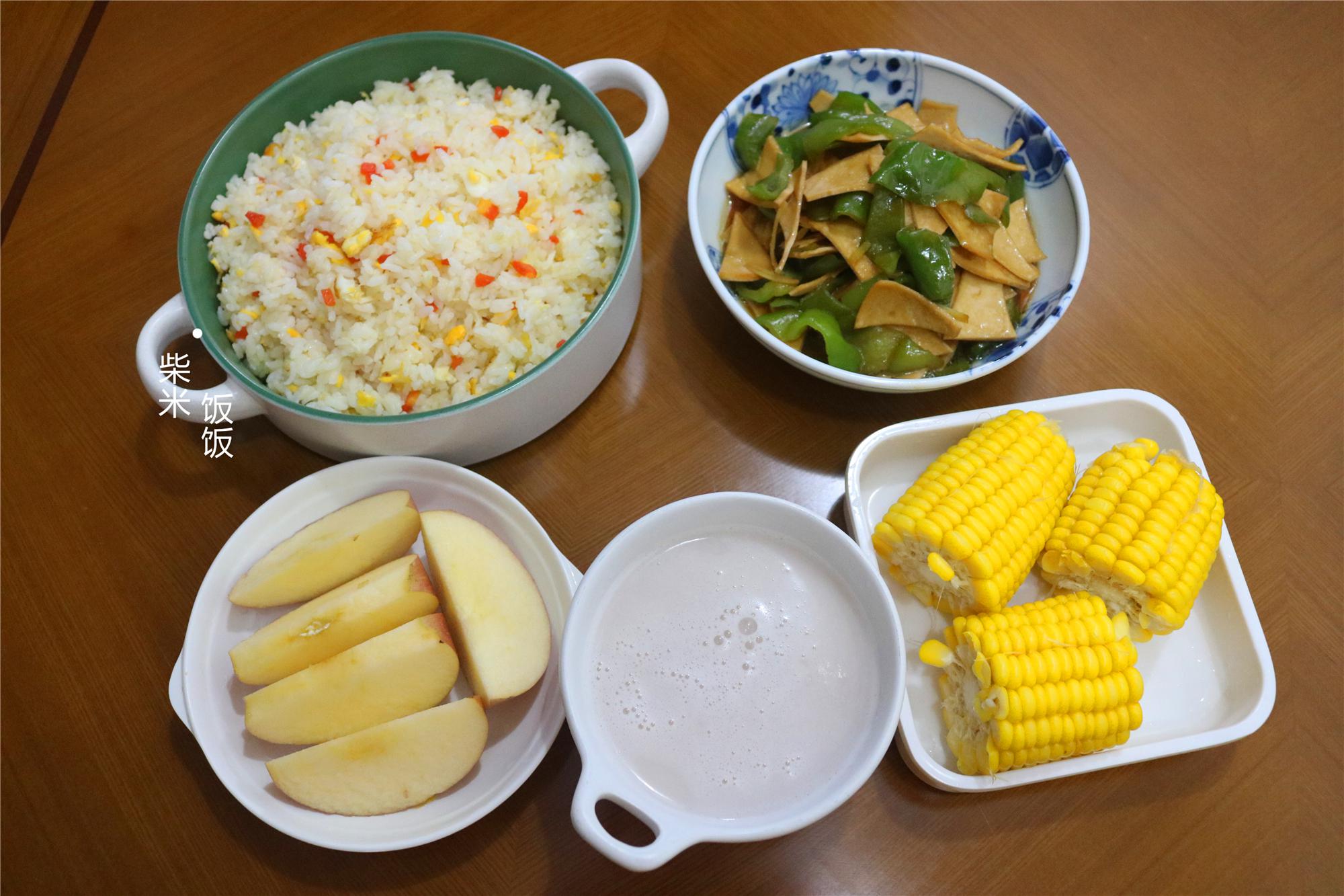 做早餐不慌忙,6点半进厨房,7点吃早餐,一家人吃得营养舒坦