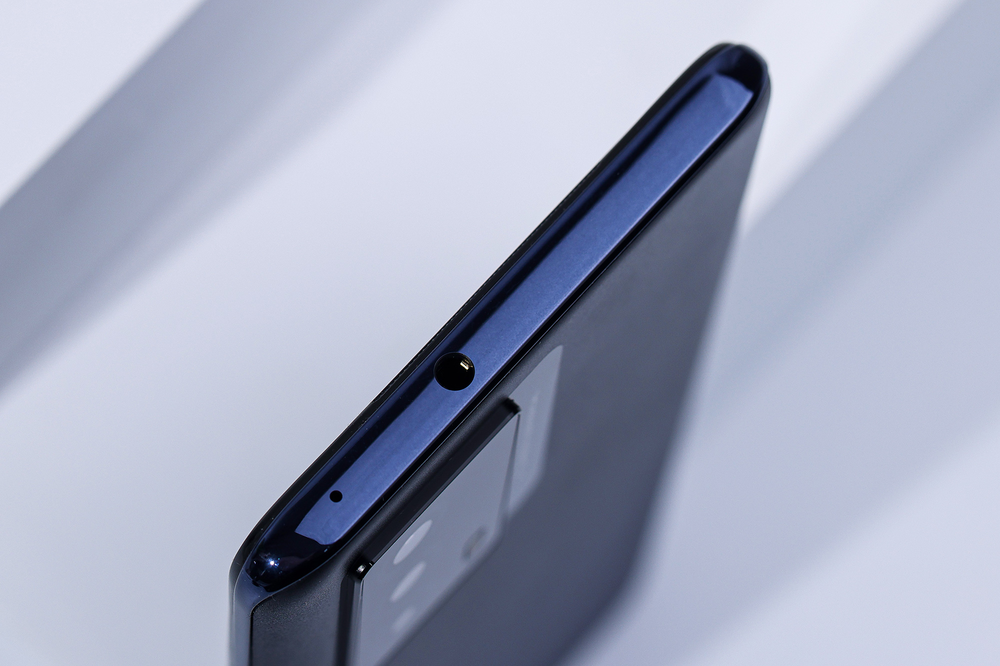 超强续航还有强劲性能iqooz5手机外观图赏