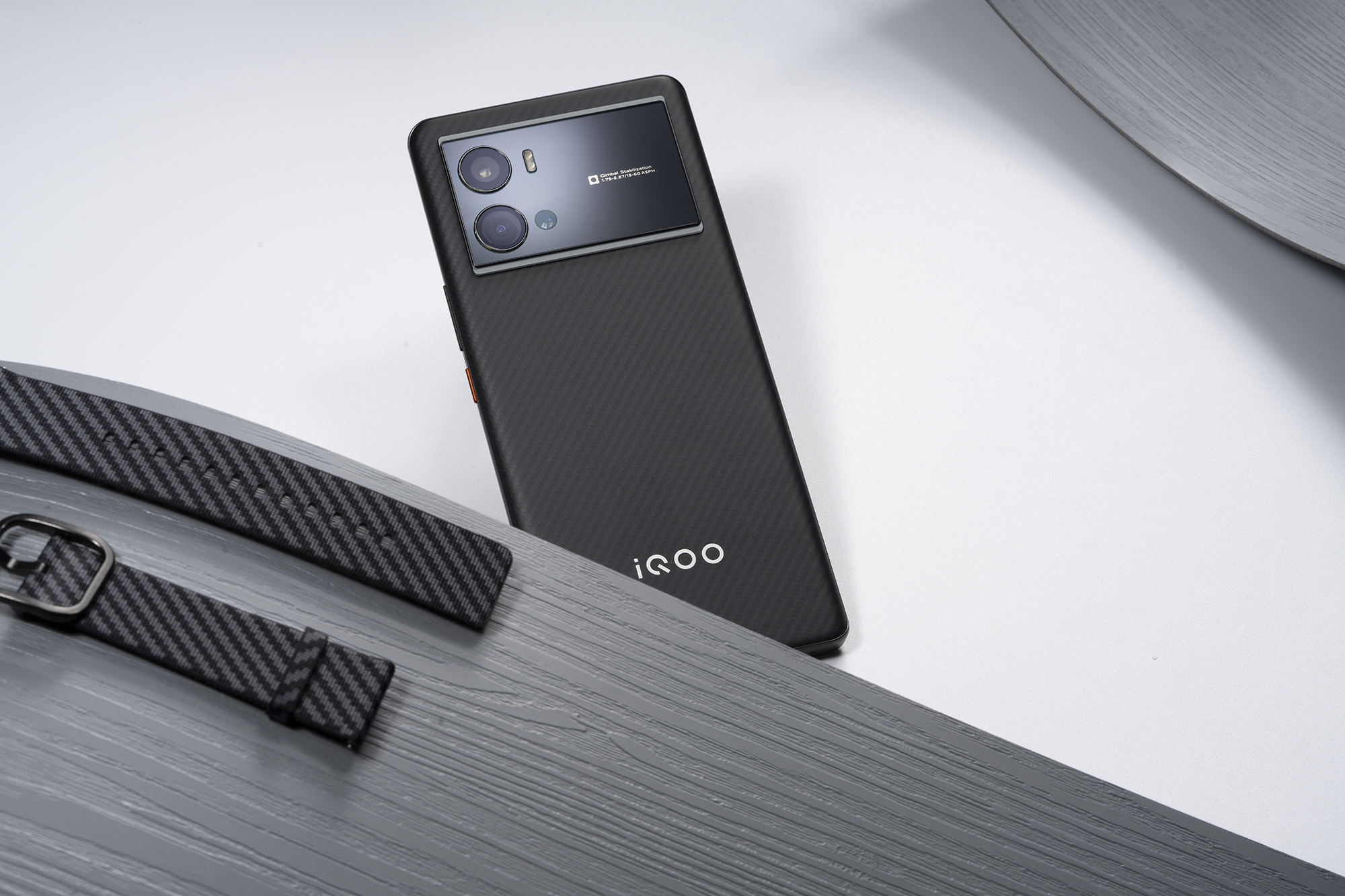 iqoo 9 pro赛道版图赏:掌控于手的速度美学传承|3d|赛道版|芳纶_新浪