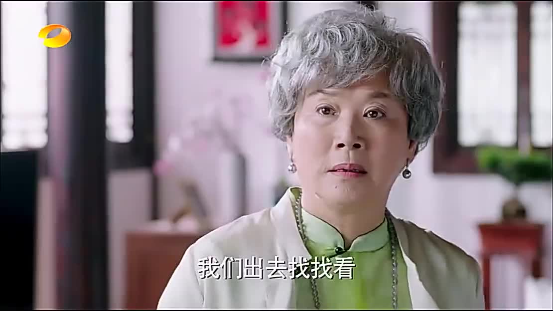 徐卉婕要出门找依蓓,没想到金教授早就知道依蓓是假的