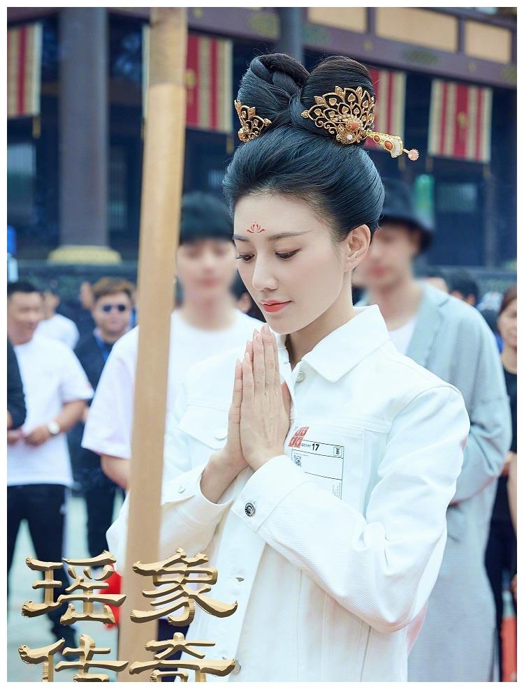 《琉璃》刚结束不久,侯梦瑶又有新剧开机,古装造型不输“紫狐”