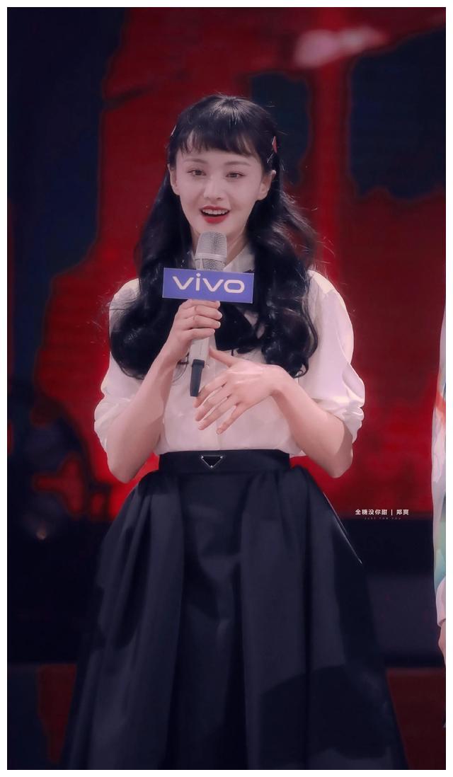 郑爽追光吧哥哥二公造型梦回贝微微好美啊