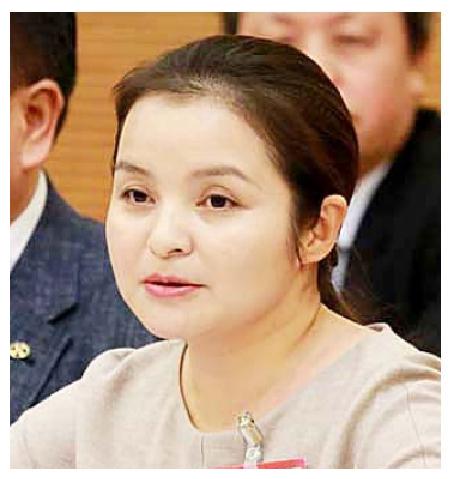 歌唱家吴碧霞:身高不到1.5米,低调嫁大学校友,女儿像妈妈