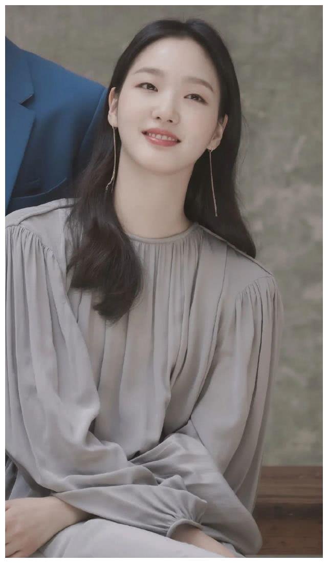 最美不过单眼皮女生留长发