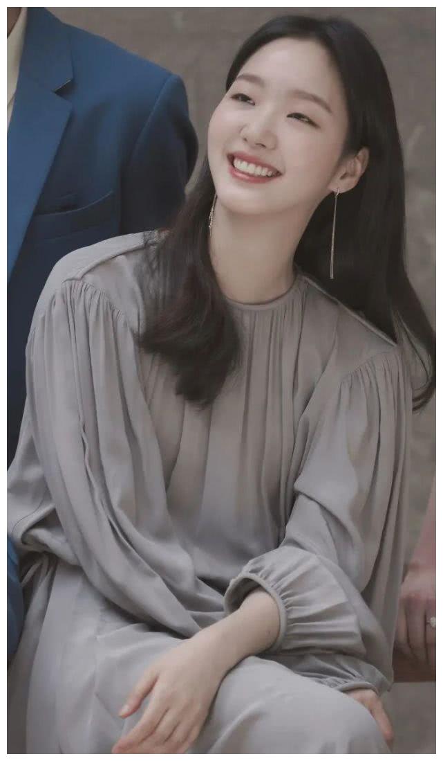 最美不过单眼皮女生留长发