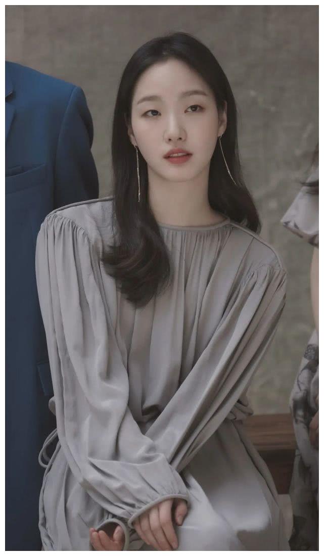 最美不过单眼皮女生留长发