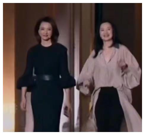 47岁董卿和51岁咏梅同框,都自带气场,妥妥的女神范休闲区蓝鸢梦想 - Www.slyday.coM 47岁董卿和51岁咏梅同框,都自带气场,妥妥的女神范休闲区蓝鸢梦想 - Www.slyday.coM