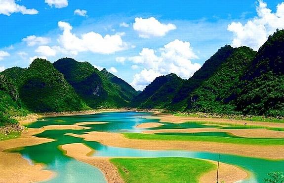 广西隆安的香格里拉,这里蓝天碧水,麦浪翻滚,好似一幅人间诗画_高清