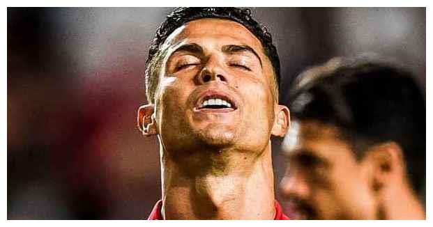 不满被绝杀！36岁C罗怒吼队友+失望蹲下，赛后瘫坐球场低头叹气休闲区蓝鸢梦想 - Www.slyday.coM