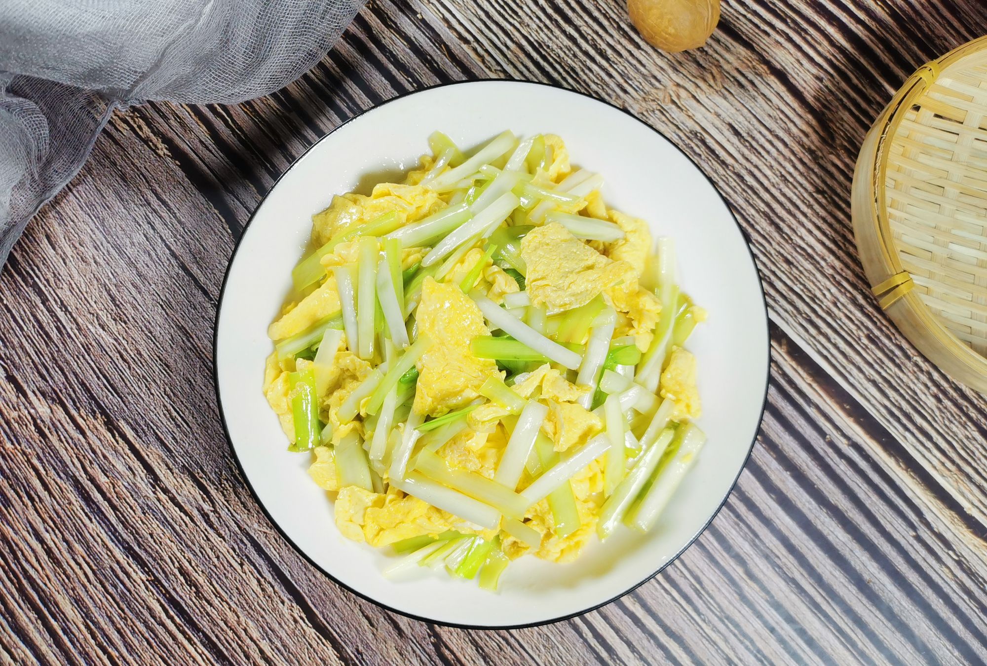 韭黄炒鸡蛋怎么做才最好吃?只需多加这一步,鸡蛋鲜嫩,营养美味