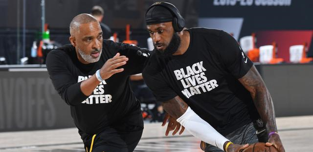 湖人功臣助教谈老詹科比相同点,还曾给库兹马建议:你要做好防守休闲区蓝鸢梦想 - Www.slyday.coM 湖人功臣助教谈老詹科比相同点,还曾给库兹马建议:你要做好防守休闲区蓝鸢梦想 - Www.slyday.coM