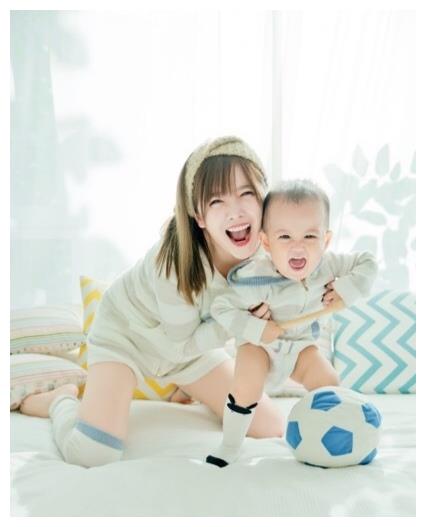 嫁入豪门网上卖飞机成为人生赢家|韩真真|唐笑|超女_新浪新闻