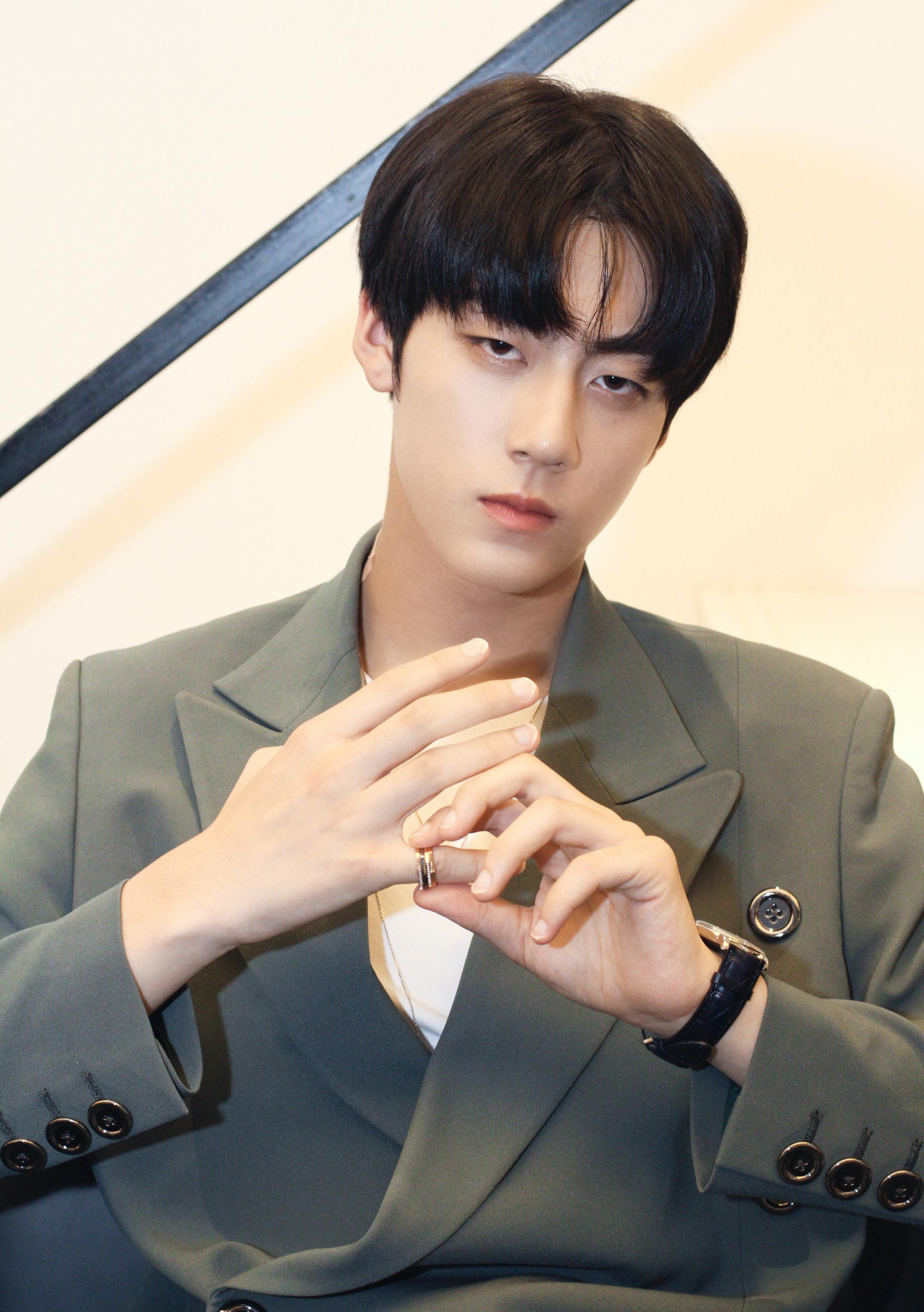 小怡同学回应与任世豪恋情我知道你有新剧要上但别拉着我