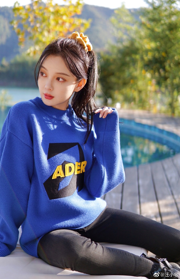 美女歌手汪小敏迷人写真美照好可爱好喜欢_高清图集_新浪网