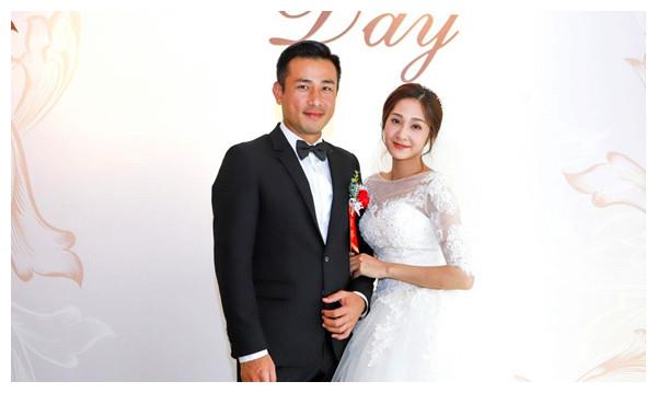 《多情城市》高温下拍婚礼戏 邱子芯自称是"新娘专业户"