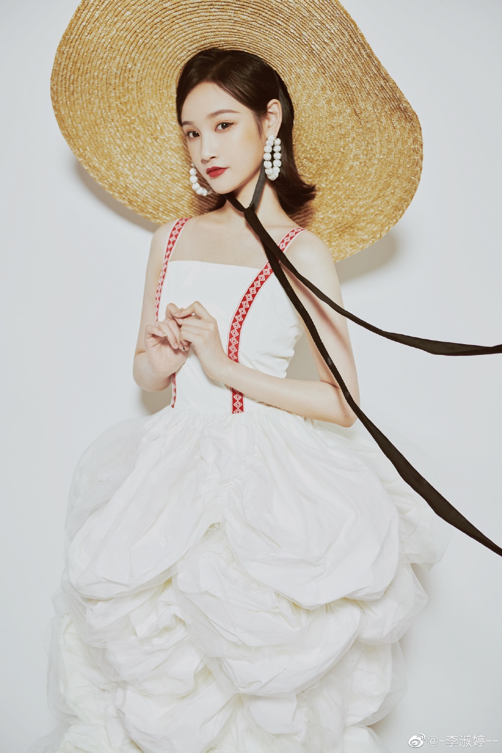 美女演员李淑婷迷人写真美照很好看啊_高清图集_新浪网