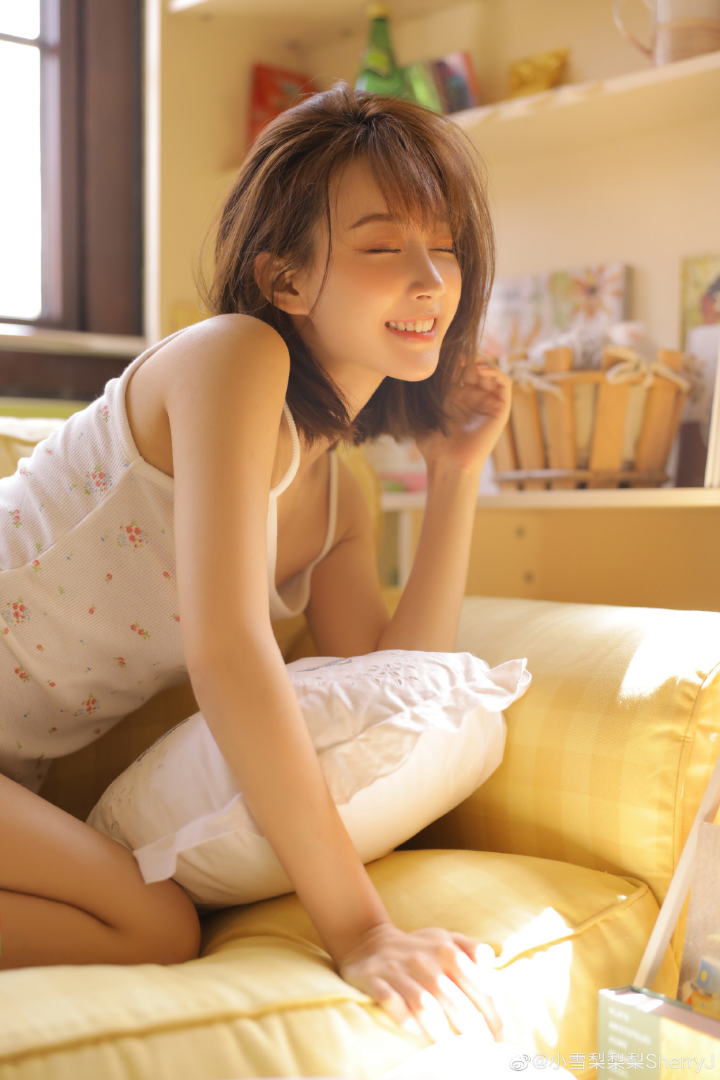 网红美女小雪梨迷人写真美照欣赏很清纯